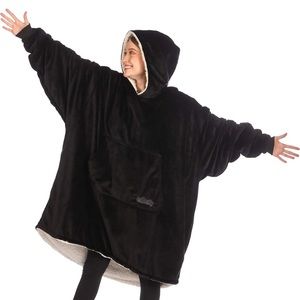 Black The Comfy Original Blanket Sweatshirt NWT